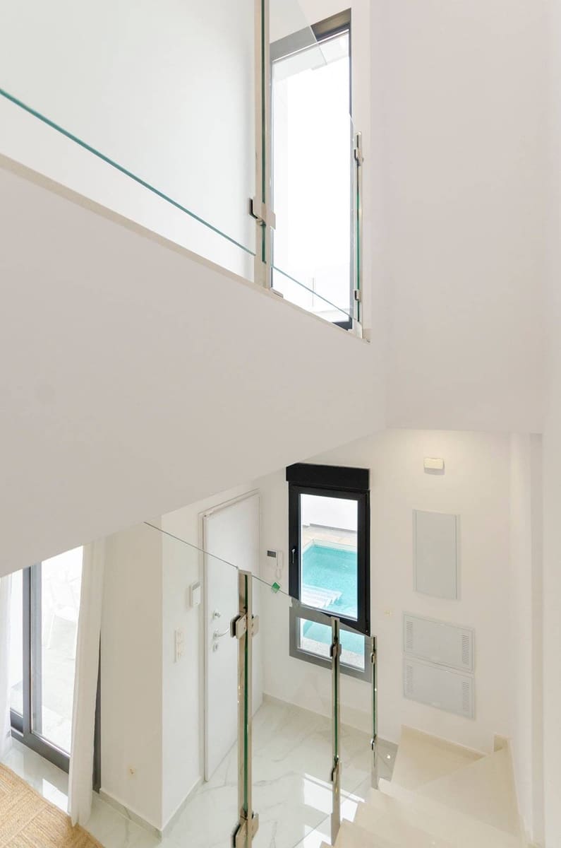 3 chambre Villa/Maison à vendre à Torrevieja avec piscine - 385 000 € (Ref: 9831890)
