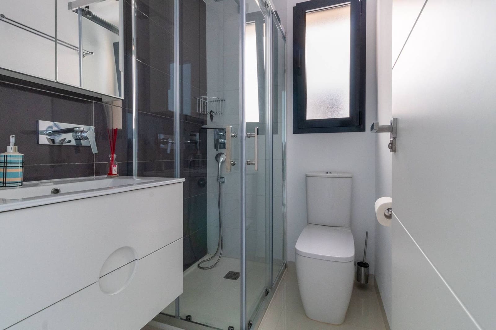 3 soverom Leilighet til leie i Torre de la Horadada - € 4 200 (Ref: 9945837)