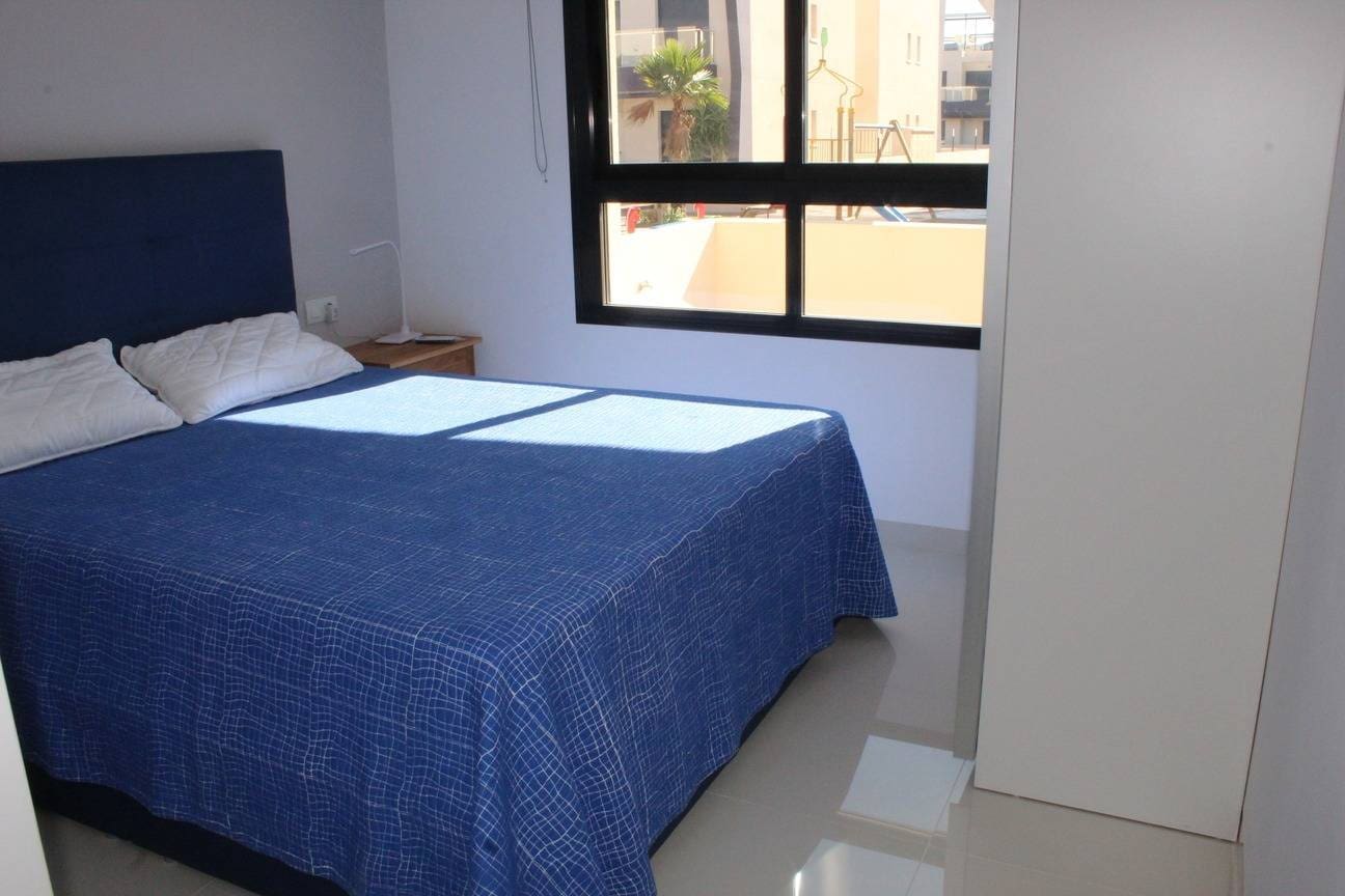 2 soverom Leilighet til leie i Torre de la Horadada - € 4 200 (Ref: 9945838)