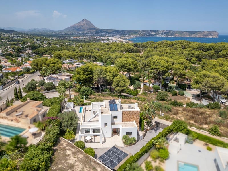 Chalet de 3 habitaciones en Javea / Xàbia en venta con piscina garaje - 1.350.000 € (Ref: 10025358)