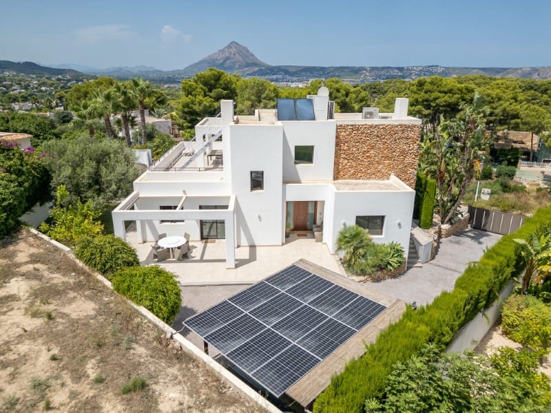 Chalet de 3 habitaciones en Javea / Xàbia en venta con piscina garaje - 1.350.000 € (Ref: 10025358)