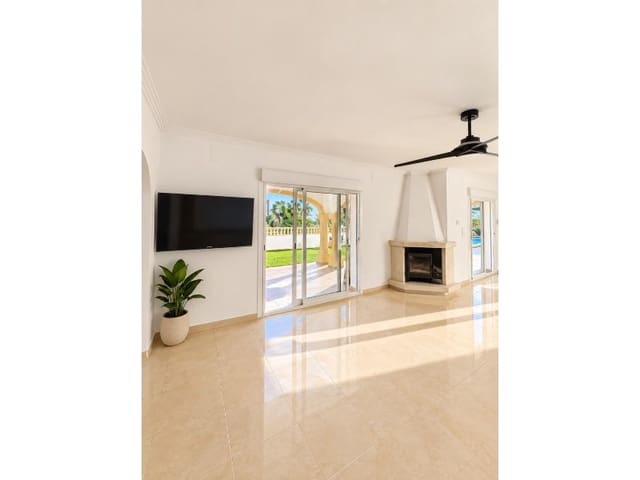4 soverom Villa til salgs i Beniarbeig med svømmebasseng garasje - € 850 000 (Ref: 10070753)