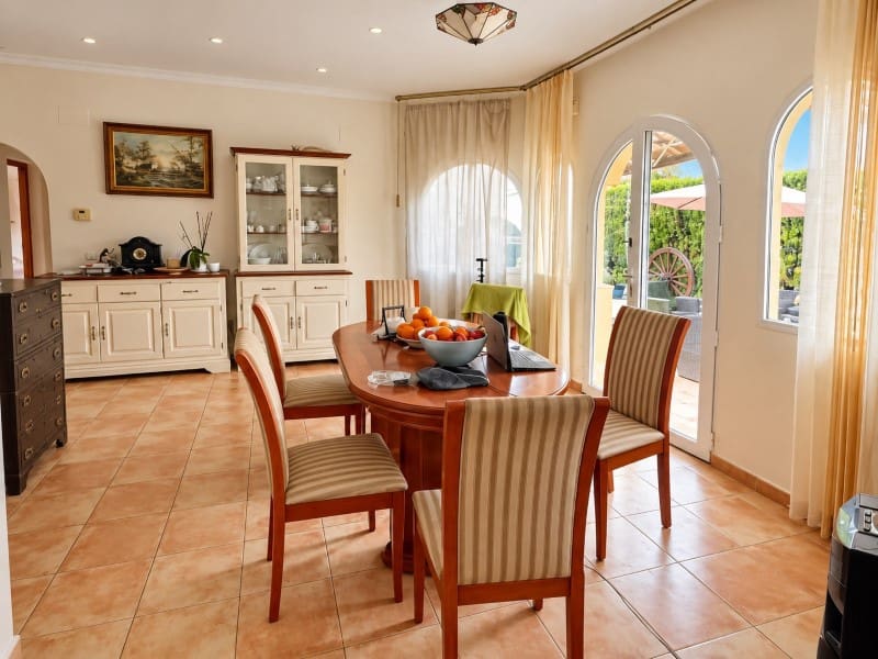 6 soverom Villa til salgs i Javea / Xabia med svømmebasseng garasje - € 595 000 (Ref: 10078155)