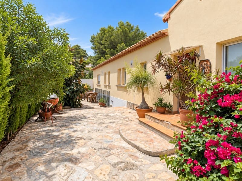 6 soverom Villa til salgs i Javea / Xabia med svømmebasseng garasje - € 595 000 (Ref: 10078155)