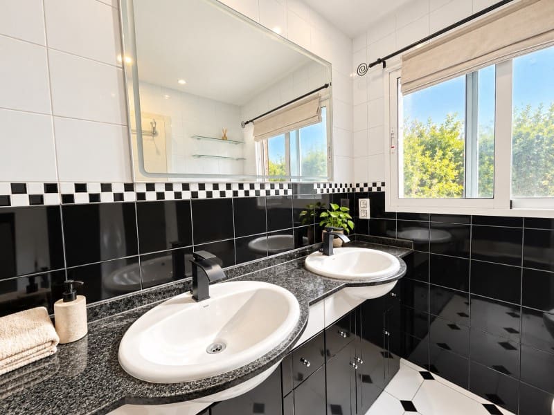 5 chambre Villa/Maison à vendre à Javea / Xabia avec piscine garage - 700 000 € (Ref: 10086041)