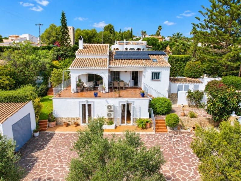 5 chambre Villa/Maison à vendre à Javea / Xabia avec piscine garage - 700 000 € (Ref: 10086041)