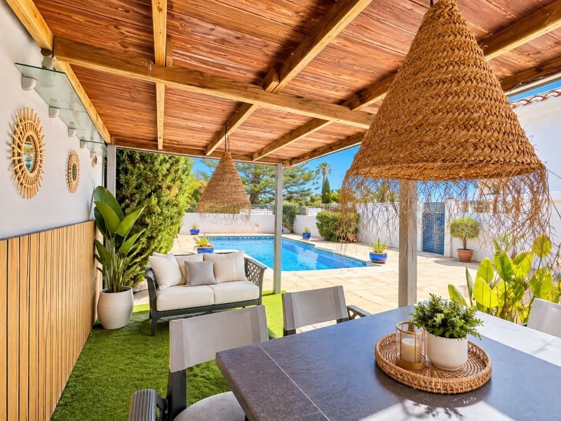5 chambre Villa/Maison à vendre à Javea / Xabia avec piscine garage - 700 000 € (Ref: 10086041)