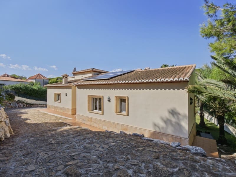 Chalet de 3 habitaciones en Javea / Xàbia en venta con piscina - 795.000 € (Ref: 10089398)