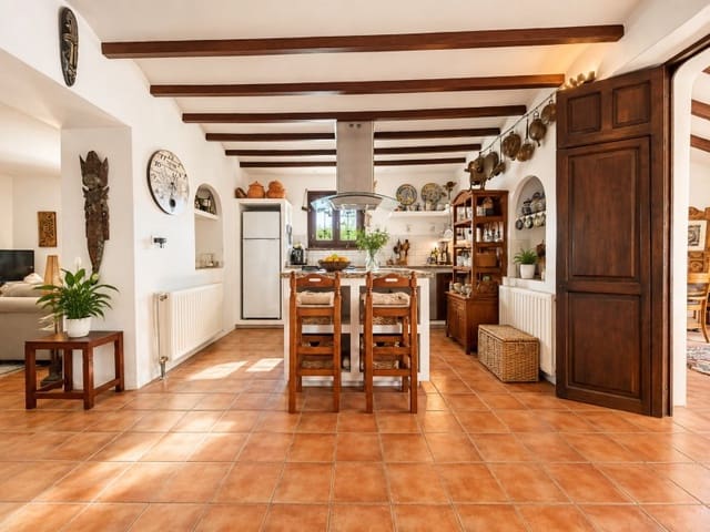 3 soverom Finca/Herregård til salgs i Benissa med garasje - € 450 000 (Ref: 10090725)