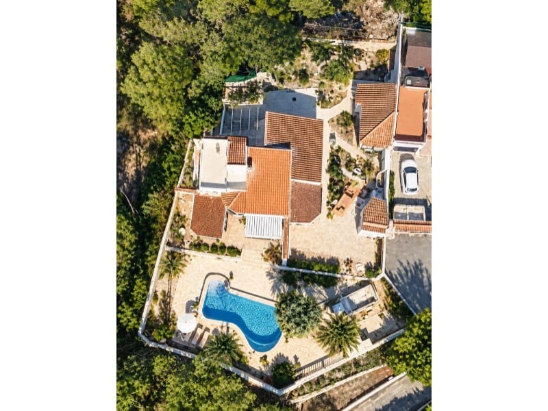 Chalet de 4 habitaciones en Altea en venta con piscina - 689.000 € (Ref: 10110947)