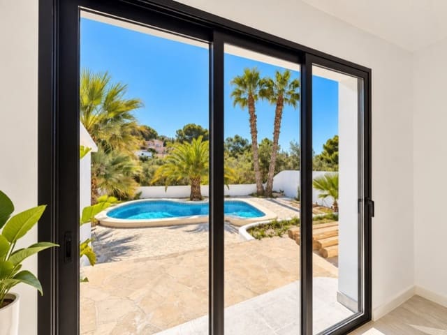 Chalet de 4 habitaciones en Altea en venta con piscina - 689.000 € (Ref: 10110947)
