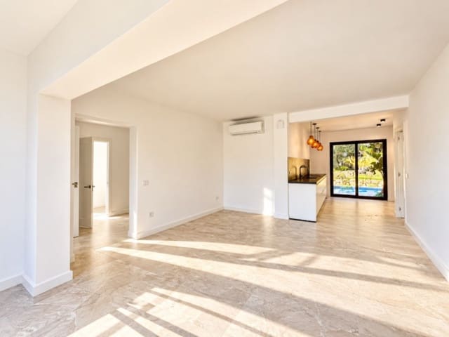 Chalet de 4 habitaciones en Altea en venta con piscina - 689.000 € (Ref: 10110947)