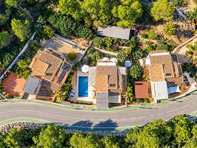 5 Zimmer Villa zu verkaufen in Altea mit Pool - 790.000 € (Ref: 10110950)