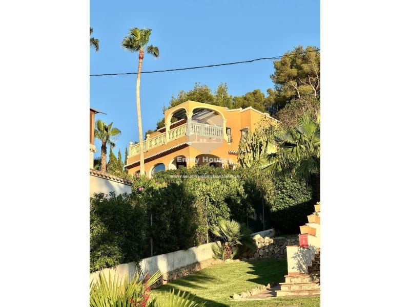 Chalet de 6 habitaciones en Javea / Xàbia en venta con piscina - 1.500.000 € (Ref: 8917028)