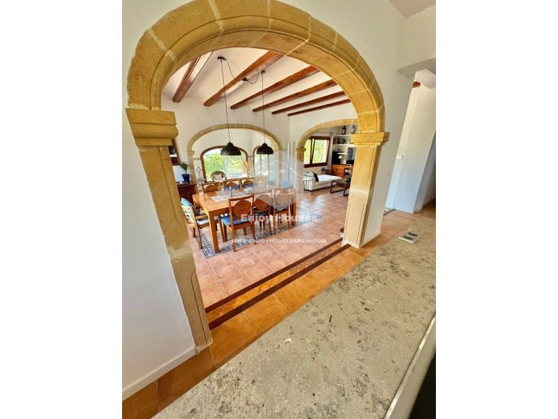 Chalet de 6 habitaciones en Javea / Xàbia en venta con piscina - 1.500.000 € (Ref: 8917028)