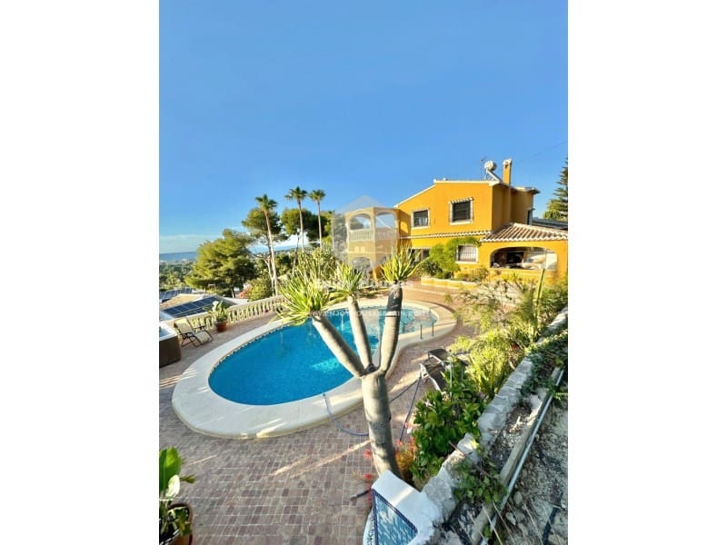 Chalet de 6 habitaciones en Javea / Xàbia en venta con piscina - 1.500.000 € (Ref: 8917028)