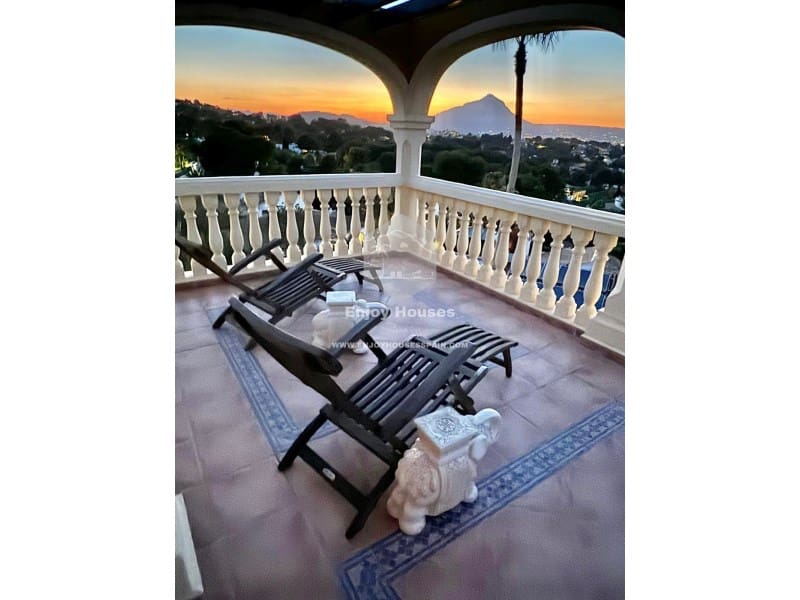 Chalet de 6 habitaciones en Javea / Xàbia en venta con piscina - 1.500.000 € (Ref: 8917028)