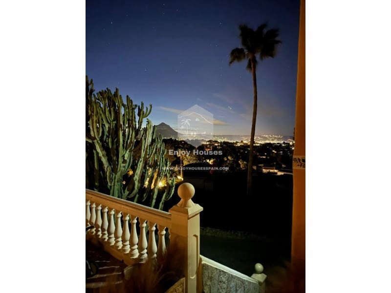 Chalet de 6 habitaciones en Javea / Xàbia en venta con piscina - 1.500.000 € (Ref: 8917028)