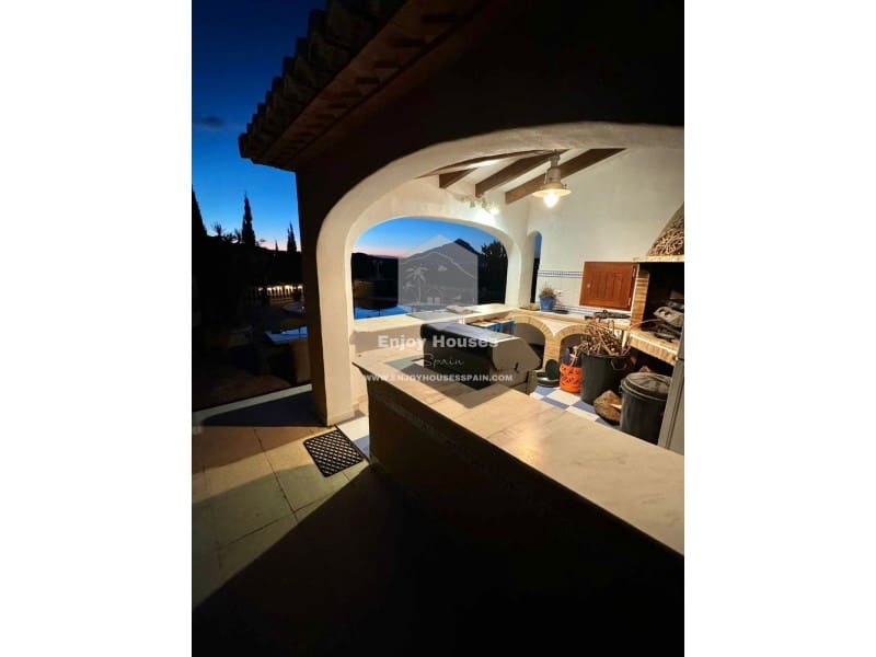 Chalet de 6 habitaciones en Javea / Xàbia en venta con piscina - 1.500.000 € (Ref: 8917028)