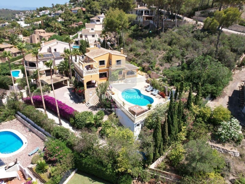 Chalet de 6 habitaciones en Javea / Xàbia en venta con piscina - 1.500.000 € (Ref: 8917028)