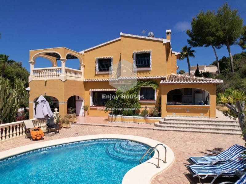 Chalet de 6 habitaciones en Javea / Xàbia en venta con piscina - 1.500.000 € (Ref: 8917028)