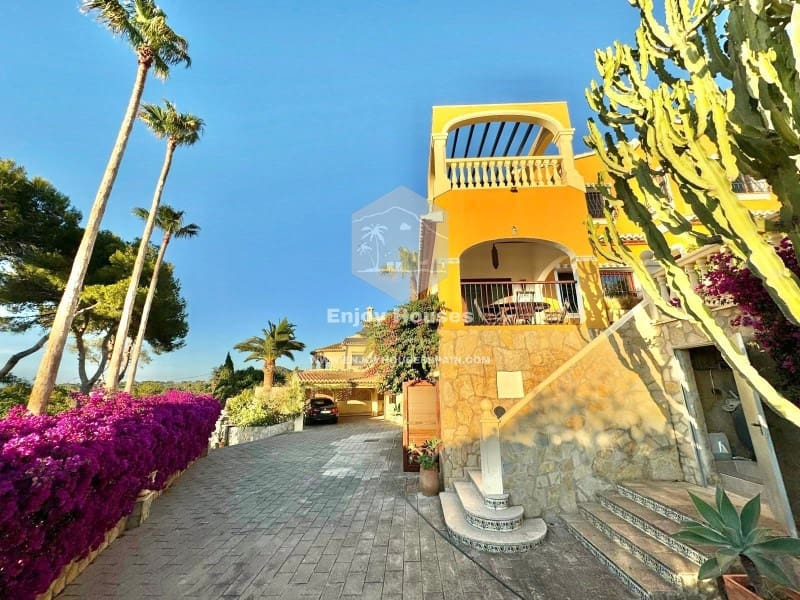 Chalet de 6 habitaciones en Javea / Xàbia en venta con piscina - 1.500.000 € (Ref: 8917028)