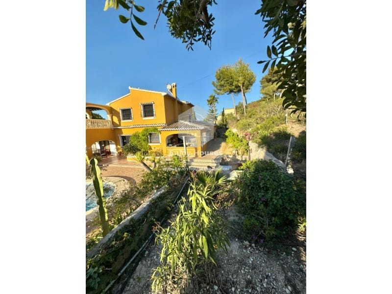 Chalet de 6 habitaciones en Javea / Xàbia en venta con piscina - 1.500.000 € (Ref: 8917028)