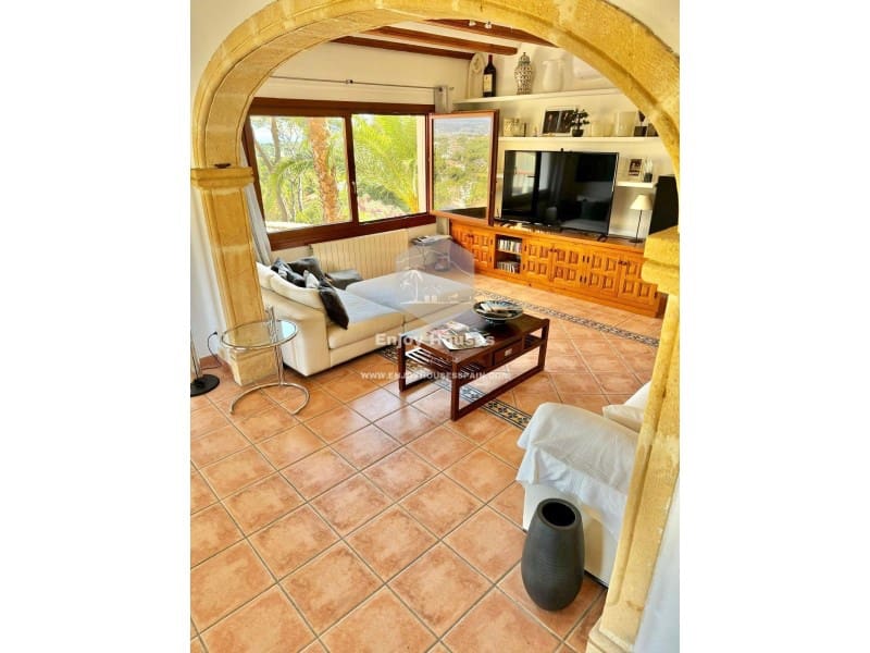 Chalet de 6 habitaciones en Javea / Xàbia en venta con piscina - 1.500.000 € (Ref: 8917028)