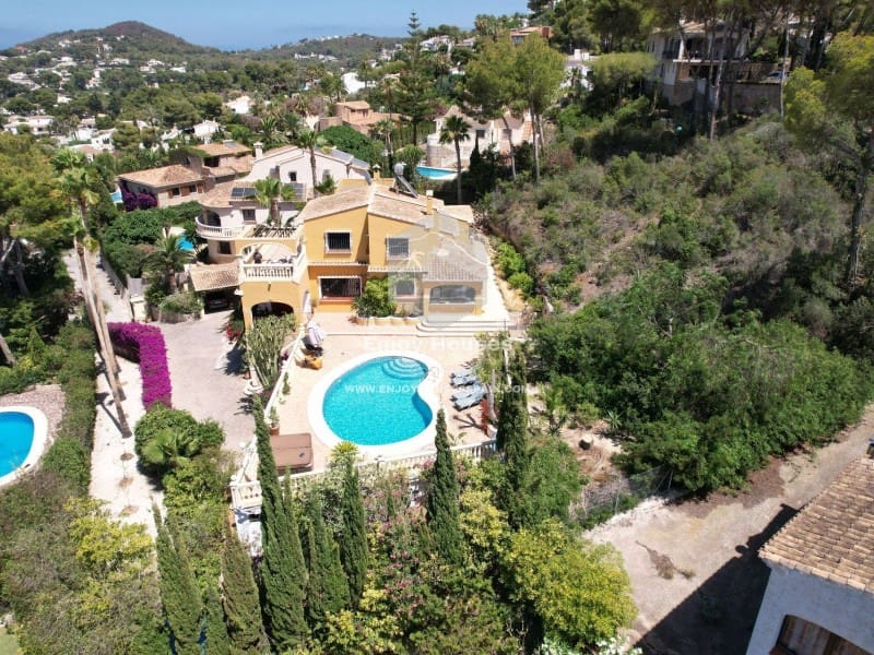 Chalet de 6 habitaciones en Javea / Xàbia en venta con piscina - 1.500.000 € (Ref: 8917028)