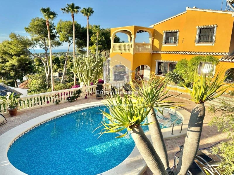 Chalet de 6 habitaciones en Javea / Xàbia en venta con piscina - 1.500.000 € (Ref: 8917028)