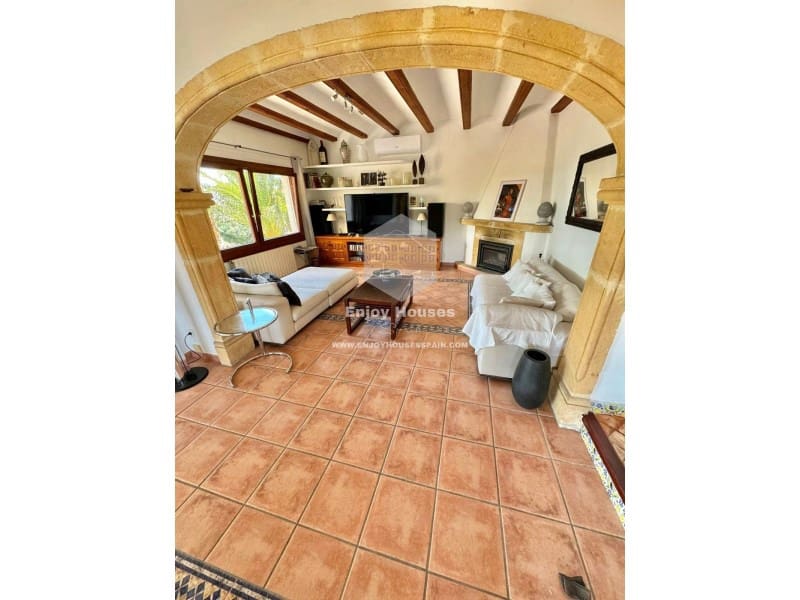 Chalet de 6 habitaciones en Javea / Xàbia en venta con piscina - 1.500.000 € (Ref: 8917028)