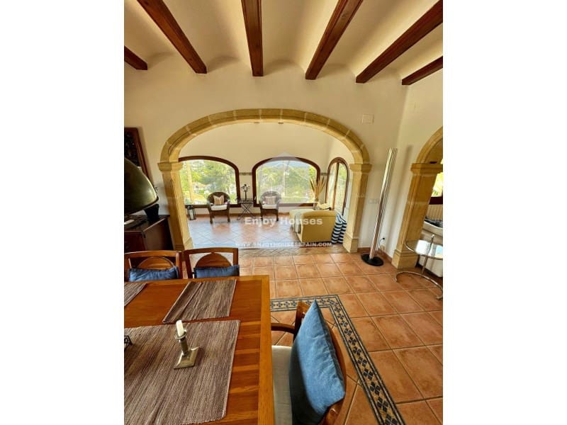 Chalet de 6 habitaciones en Javea / Xàbia en venta con piscina - 1.500.000 € (Ref: 8917028)