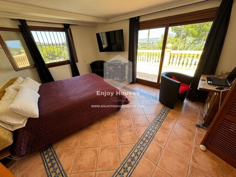 Chalet de 6 habitaciones en Javea / Xàbia en venta con piscina - 1.500.000 € (Ref: 8917028)