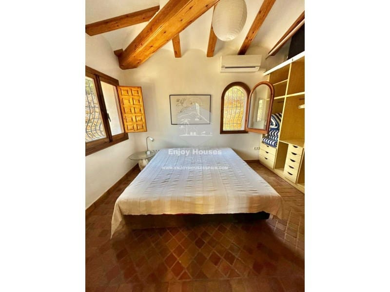 Chalet de 6 habitaciones en Javea / Xàbia en venta con piscina - 1.500.000 € (Ref: 8917028)