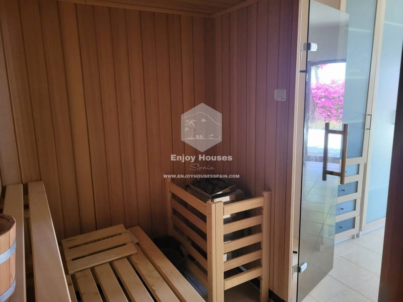 Chalet de 6 habitaciones en Javea / Xàbia en venta con piscina - 1.500.000 € (Ref: 8917028)