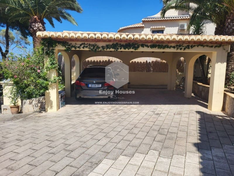 Chalet de 6 habitaciones en Javea / Xàbia en venta con piscina - 1.500.000 € (Ref: 8917028)