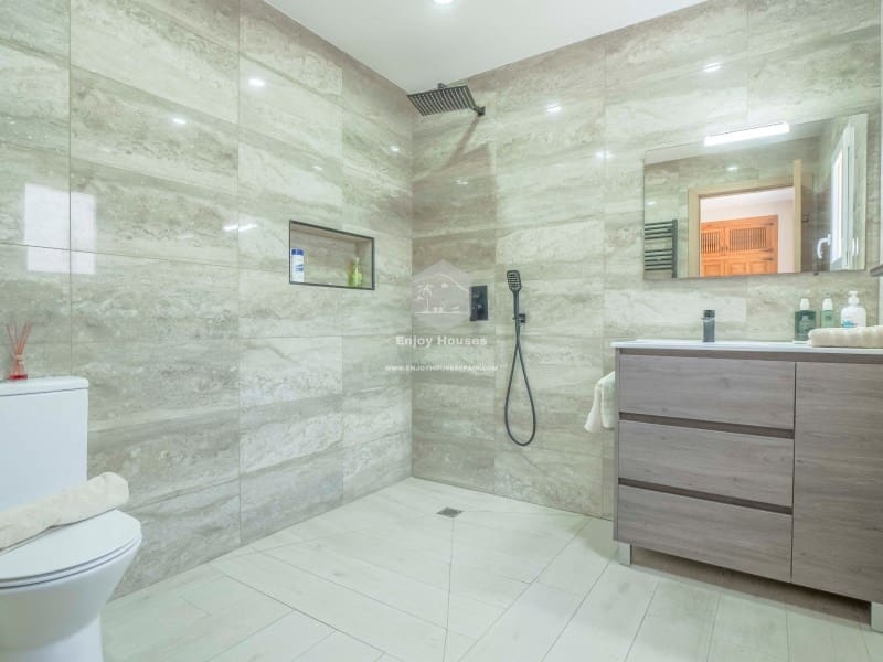 3 soveværelse Villa til salg i Javea / Xabia med swimmingpool - € 745.000 (Ref: 8917037)