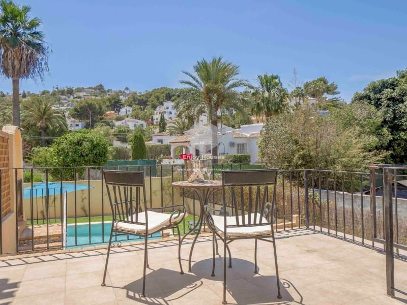 3 soveværelse Villa til salg i Javea / Xabia med swimmingpool - € 745.000 (Ref: 8917037)