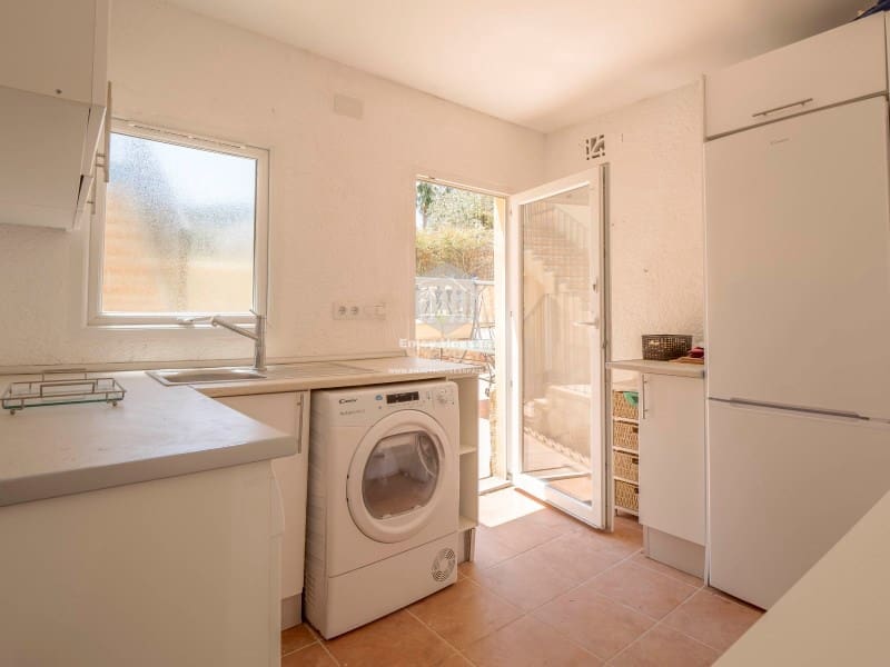 3 soveværelse Villa til salg i Javea / Xabia med swimmingpool - € 745.000 (Ref: 8917037)