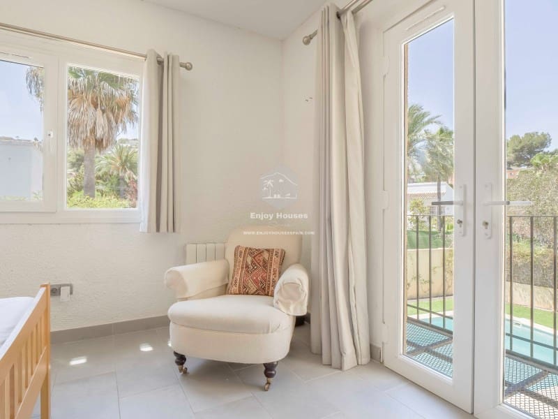 3 soveværelse Villa til salg i Javea / Xabia med swimmingpool - € 745.000 (Ref: 8917037)