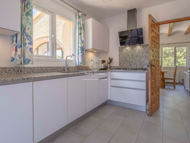 3 soveværelse Villa til salg i Javea / Xabia med swimmingpool - € 745.000 (Ref: 8917037)