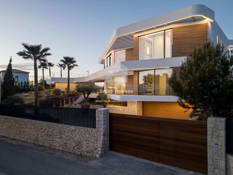 4 slaapkamer Villa te koop in Javea / Xabia met zwembad - € 3.995.000 (Ref: 8917050)