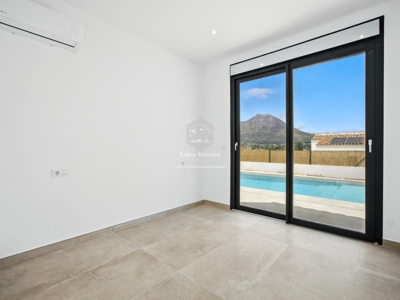 4 slaapkamer Villa te koop in Javea / Xabia met zwembad - € 995.000 (Ref: 8917056)