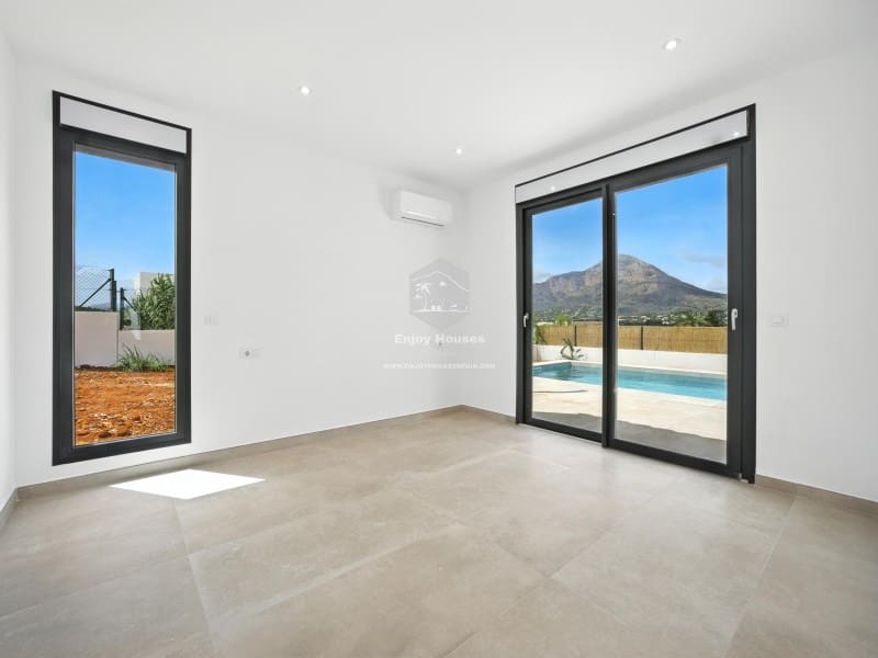 4 slaapkamer Villa te koop in Javea / Xabia met zwembad - € 995.000 (Ref: 8917056)