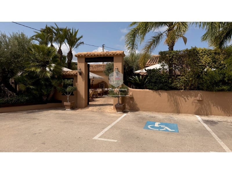 4 slaapkamer Villa te koop in Javea / Xabia met zwembad - € 995.000 (Ref: 8917056)