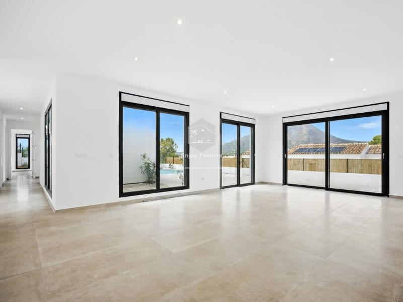 4 slaapkamer Villa te koop in Javea / Xabia met zwembad - € 995.000 (Ref: 8917056)