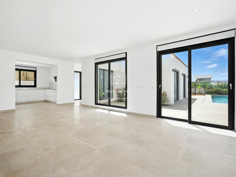 4 slaapkamer Villa te koop in Javea / Xabia met zwembad - € 995.000 (Ref: 8917056)