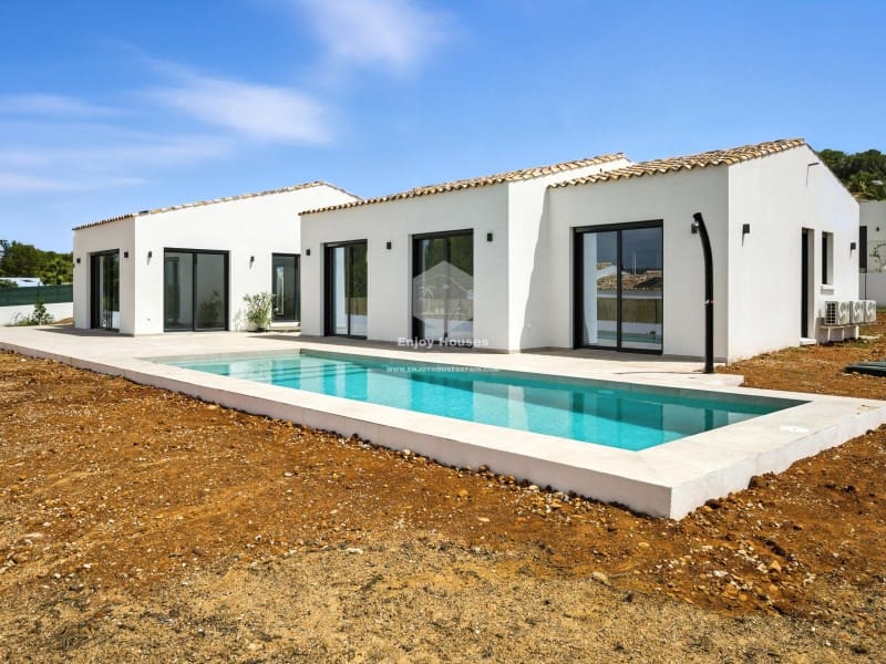 4 slaapkamer Villa te koop in Javea / Xabia met zwembad - € 995.000 (Ref: 8917056)