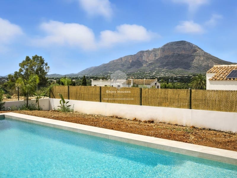 4 slaapkamer Villa te koop in Javea / Xabia met zwembad - € 995.000 (Ref: 8917056)