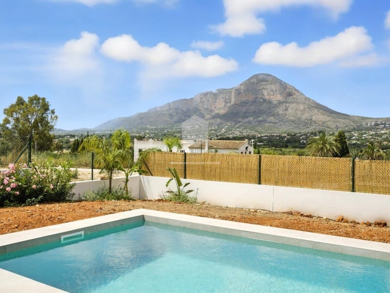 4 slaapkamer Villa te koop in Javea / Xabia met zwembad - € 995.000 (Ref: 8917056)